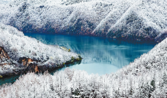 銀裝素裹商山美
